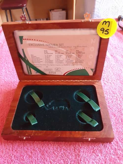 Wooden Coin Holder Box - The White Rhino - 2009 Exclusive Natura Set