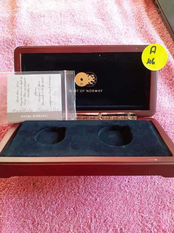 Wooden Coin Holder Box - Nelson Mandela Nkosi Sikilele Twinset