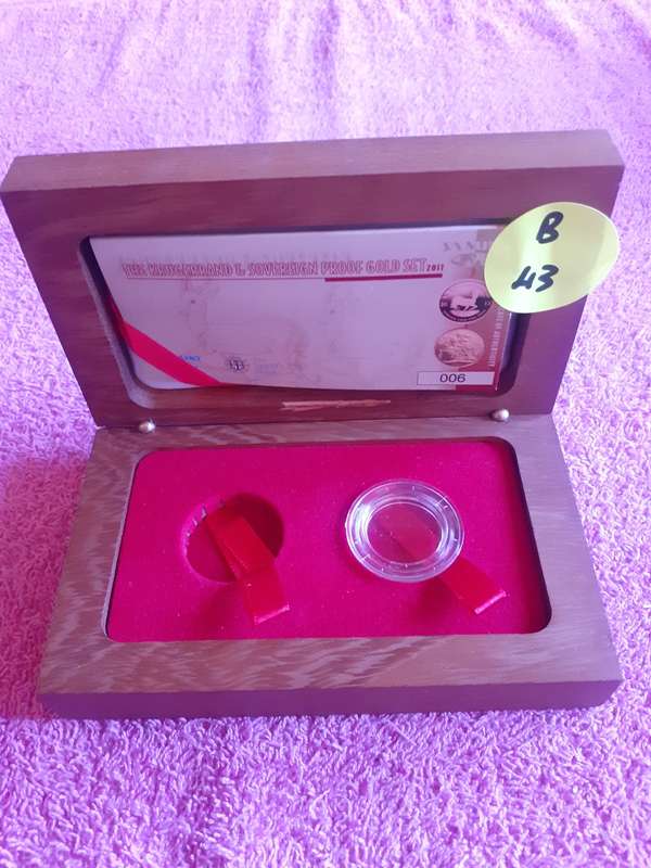 Wooden Coin Holder Box -  2011 The Krugerand & Souviereign Proof Gold Coin Set