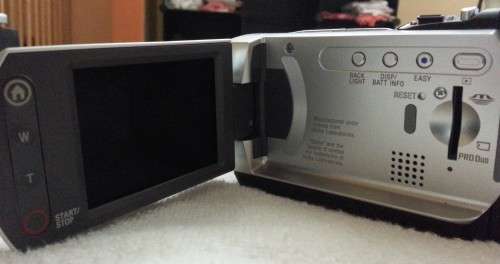 Sony DCR-SR42 Handycam 30GB HDD X40 Optical Zoom camera & docking station