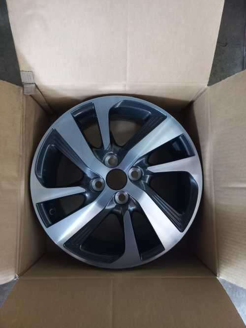 New / Open Box Toyota Yaris 16` Mag Wheel
