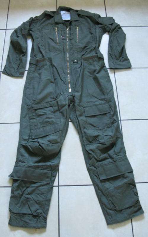 SAAF PILOTS FLYING OVERALL NEW (UNISSUED) LABELLED & DATED 2001.  SIZE RL107 (LARGE)