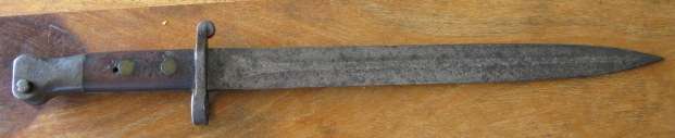 BRITISH MODEL 1888 LEE-METFORD RIFLE BAYONET.  DOUBLE EDGED KNIFE BLADE STAMPED WD & VR UNDER A CROW