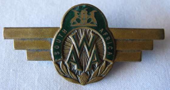 SAAF - SA WOMANS AUX AIR FORCE WINGS.  1ST ISSUE.  BRASS & ENAMEL.