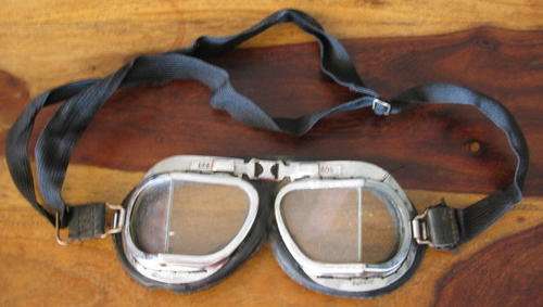 FLYING GOGGLES MADE IN ENGLAND.  VINTAGE