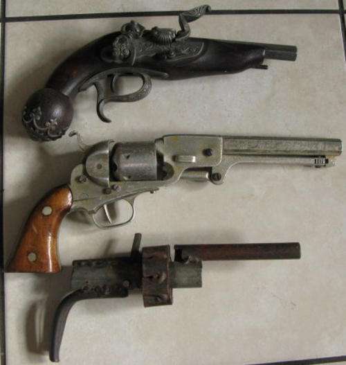 SELECTION OF 3 ORNAMENTAL PISTOLS.  THE 1 HANDMADE.  ORIGIN UNKNOWN.