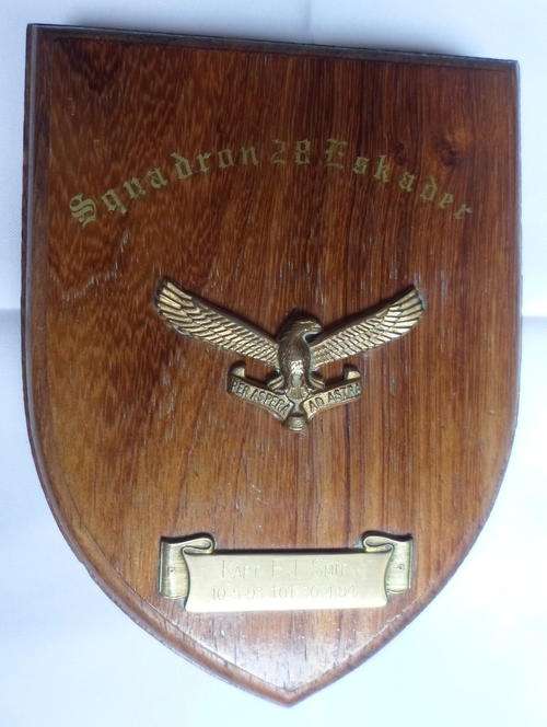 SAAF 28 SQUADRON PLAQUE TO KAPT. B.J. SMIT