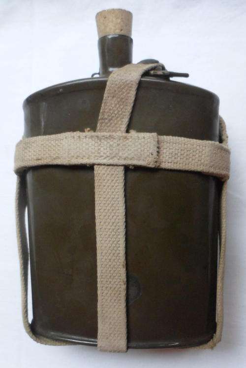WW2 ENAMEL WATER BOTTLE WITH WEBBING CARRIER & STOPPER