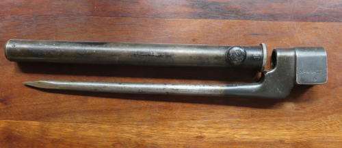BRITISH NO4 MK2 SPIKE BAYONET WITH METAL SCABBARD-GOOD CONDITION