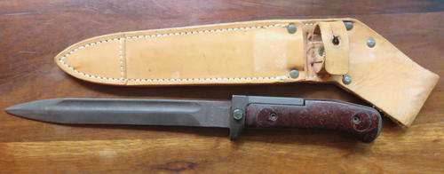 CZECH VZ58 BAYONET WITH LEATHER SCABBARD AS ISSUED-THIS VZ58 IS AN EARLY PRODUCTION WITHOUT CROSSGUA