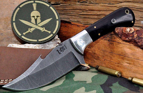 CFK USA Custom Handmade Twist Damascus Buffalo Horn Hunter Skinner EDC Knife