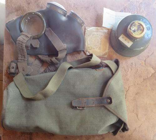 WW2 ITALIAN GAS MASK IN BAG-VERY RARE-ORIGINAL