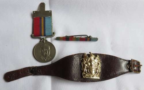 RHODESIA GSM TO 184675 EGD WO1 R.G.DIXON-SOLD WITH HIS WO RANK ARM BADGE-THE MEDAL IS UNRESEARCHED