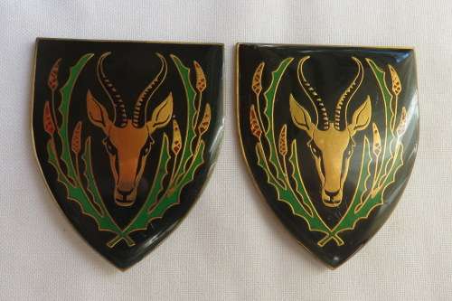 5 SA INFANTRY BATTALION FLASH PAIR-2ND ISSUE- DARK GREEN VARIATION