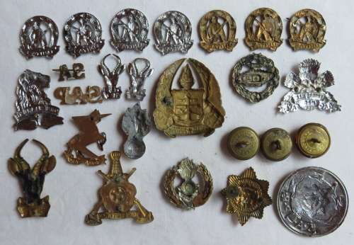 SELECTION OF 26 SA BADGES & BUTTONS-SOLD TOGETHER-MOST WITHOUT LUGS