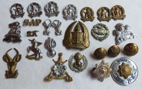 SELECTION OF 26 SA BADGES & BUTTONS-SOLD TOGETHER-MOST WITHOUT LUGS