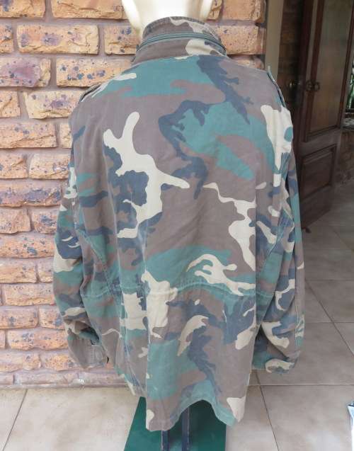 US M81 WOODLAND PATTERN CAMO JACKET-(DRAWINGS ARE LARGER THAN THE US M65 PATTERN)SIZE LARGE TO EXTRA