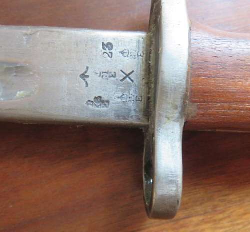 BRITISH 1907-PATTERN BAYONET MADE SANDERSON-OVERALL LENGTH 55,5CM-COMES WITH SCABBARD & LEATHER FROG