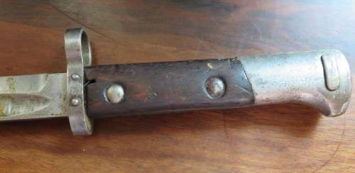 CZECH VZ 33 BAYONET FOR THE CZECH MAUSER-SERIAL NUMBER ON THE POMMEL-METAL SCABBARD WITH LEATHER FRO