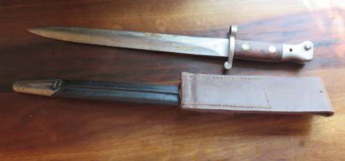 BRITISH 1888 MK2 BAYONET FOR THE LONG LEE ENFIELD RIFLE-COMES WITH SCABBARD & LEATHER FROG-TOTAL LEN