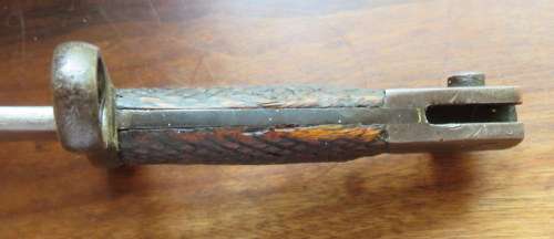 SPANISH 1941 BAY0NET WITH BOLO BLADE,METAL SCABBARD & LEATHER FROG-WOOD GRIPS-OVERALL LENGTH 37CM-VE