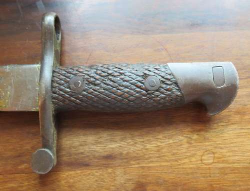 SPANISH 1941 BAY0NET WITH BOLO BLADE,METAL SCABBARD & LEATHER FROG-WOOD GRIPS-OVERALL LENGTH 37CM-VE