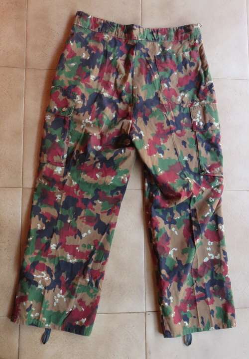 SWISS ARMY CAMO TROUSERS-SIZE 34 PIPE LENGTH 73CM