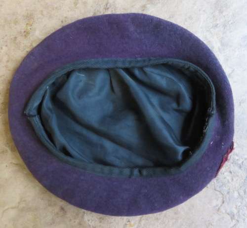RECCE BERET WITH FOURTH ISSUE 1988 BERET BADGE