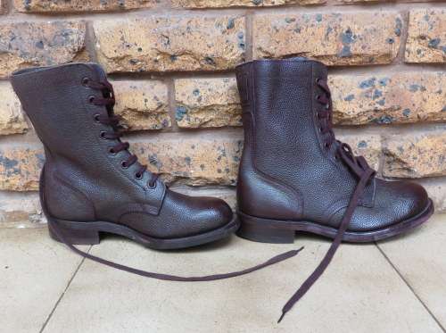SADF PAIR OF BOOTS SIZE 8-ALMOST UNUSED