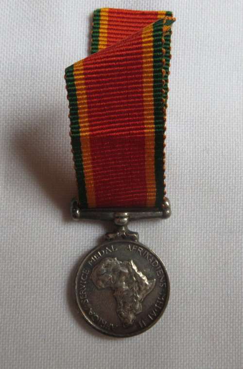 WW2 MINIATURE AFRICA SERVICE MEDAL