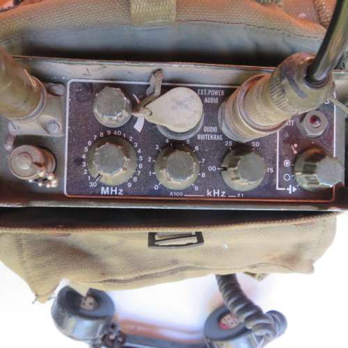 SADF BORDER WAR PERIOD A53 PORTABLE/MANPACK RADIO VHF/FM INTENDED FOR SHORT RANGE TACTICAL COMMUNICA