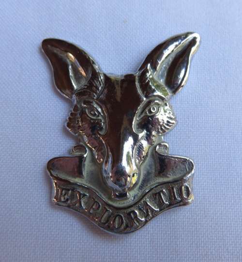 SA INTELLIGENCE CORPS CHROMED CAP BADGE- NO LUGS