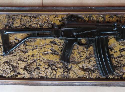 R4 -5,56MM WALL HANGER MADE FROM RESIN-MEASURES 118X35CM-PLEASE KEEP IN MIND THAT THIS ITEM CAN NOT