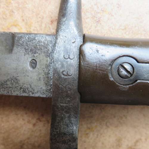 ITALIAN 1870/15 BAYONET WITH LONG LEAF SPRING-METAL SCABBARD-OVERALL LENGTH 36,3CM