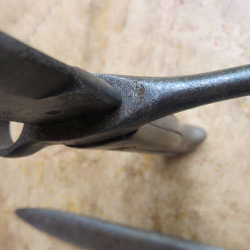 ITALIAN 1870/15 BAYONET WITH LONG LEAF SPRING-METAL SCABBARD-OVERALL LENGTH 36,3CM