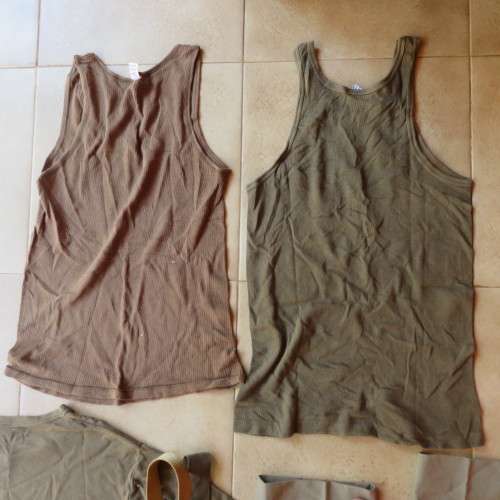 SADF MIXED LOT FOLLOWING-STEP-OUT TROUSERS SIZE 30/STEP OUT BELT/TIE PAIR OF SOCKS/VEST SIZE SMALL D