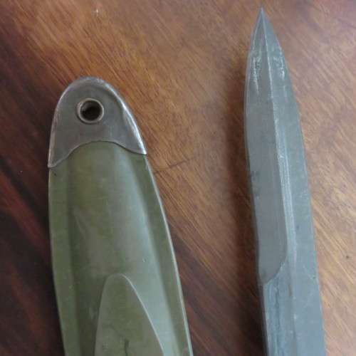 US M4 A1 GARAND MILPAR,BAYONET-VIETNAM PERIOD -OVERALL LENGTH 28,6CM-PLASTIC GRIPS