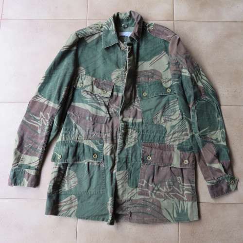 RHODESIAN CAMO JACKET SCARCE-EXTRA LARGE SIZE MEDIUM MEASURES 61CM ARMPIT TO ARMPIT-REINFORCED ELBOW