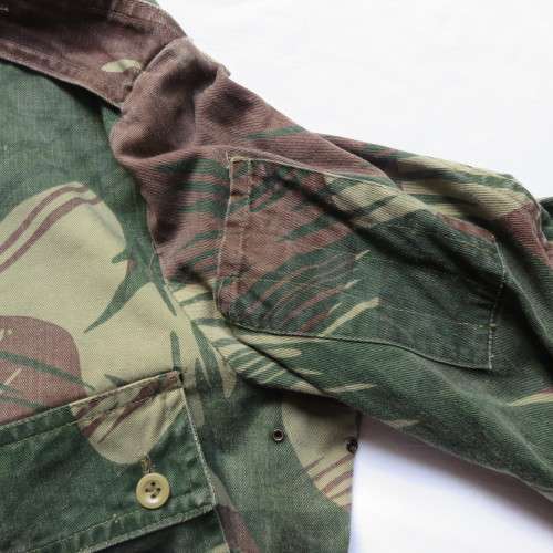 RHODESIAN CAMO JACKET SCARCE-EXTRA LARGE SIZE MEDIUM MEASURES 61CM ARMPIT TO ARMPIT-REINFORCED ELBOW