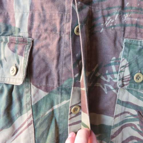 RHODESIAN CAMO JACKET SIZE LARGE-MEASURES 56 CM ARMPIT TO ARMPIT-REINFORCED ELBOWS-USED BUT GOOD CON