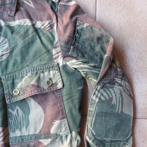 RHODESIAN CAMO JACKET SIZE LARGE-MEASURES 56 CM ARMPIT TO ARMPIT-REINFORCED ELBOWS-USED BUT GOOD CON