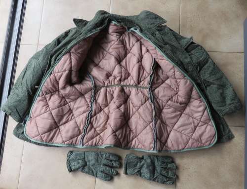 POLISH CAMO PATTERN JACKET & GLOVES ,KNOWN AS CROCODIL & WORN BY THE MARINES IN 1997 -ALSO USED IN 1