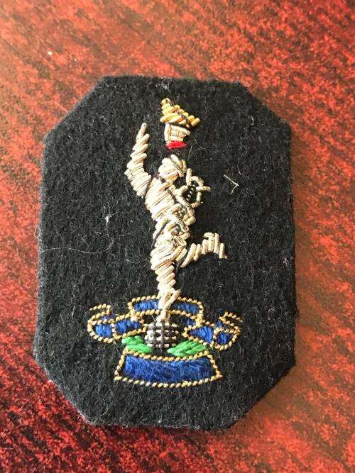 RHODESIAN CORPS OF SIGNALS BULLION SILVER & GOLD EMBROIDERED MESS DRESS ARM BADGE-1972-80