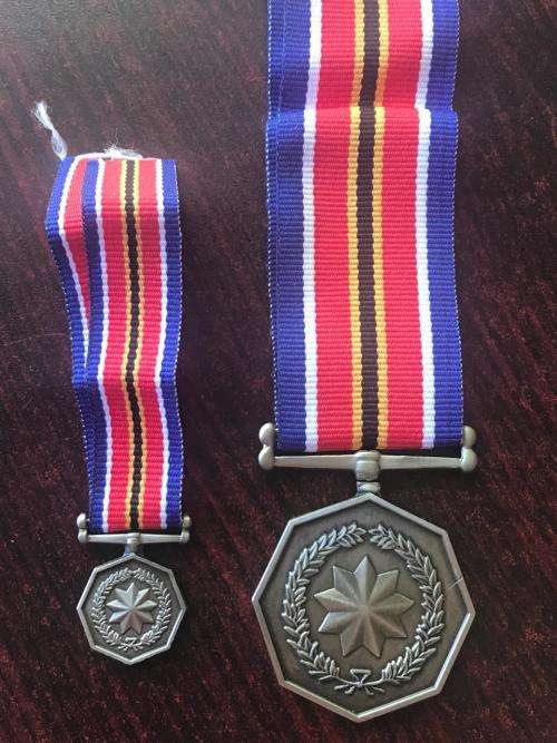SANDF TSUMELO IKATELAHO GENERAL SERVICE MEDAL-FULL SIZE + MINIATURE-FULL SIZE NUMBERED