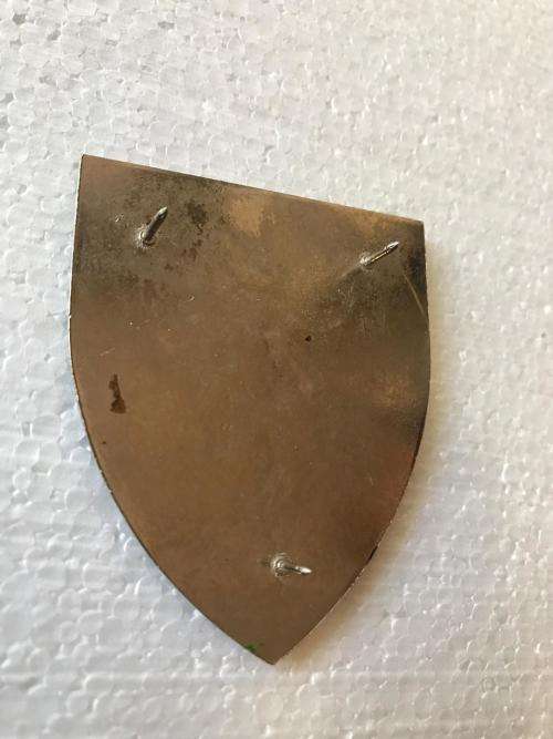 QUEENSTOWN COMMANDO FLASH- 3 PINS- ORIGINAL