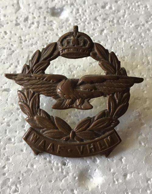 SAAF W.A.A.F. CAP BADGE- 2 LUGS