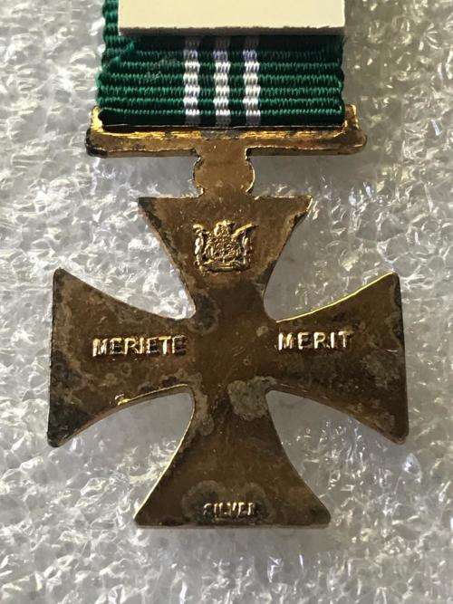 MINIATURE SA PRISONS SERVICE CROSS FOR MERIT (CPM) (1980)SILVER MARKINGS ON THE BACK