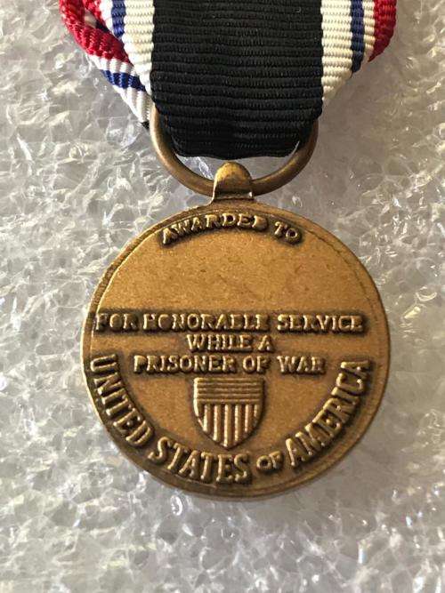 US MINIATURE POW MEDAL (PRISONER OF WAR)