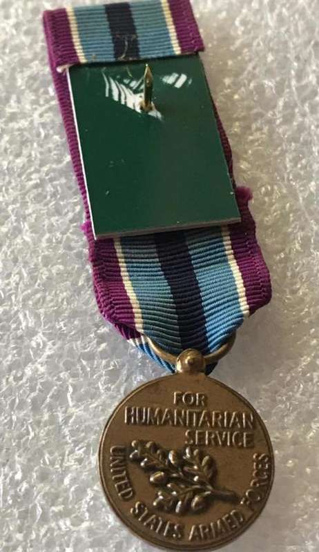 US MINIATURE MEDAL FOR HUMANITARIAN SERVICE
