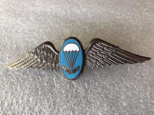 SA PARA FULL SIZE INSTRUCTORS WINGS ENAMEL CENTRE (NO LUCITE) INTRODUCED 1962-ORIGINAL- 2 PINS